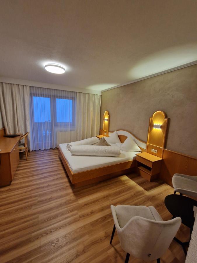 Hotel Romantica Jerzens Exterior photo