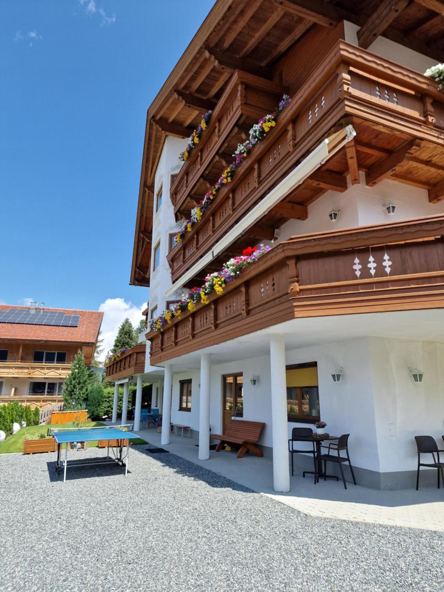 Hotel Romantica Jerzens Exterior photo