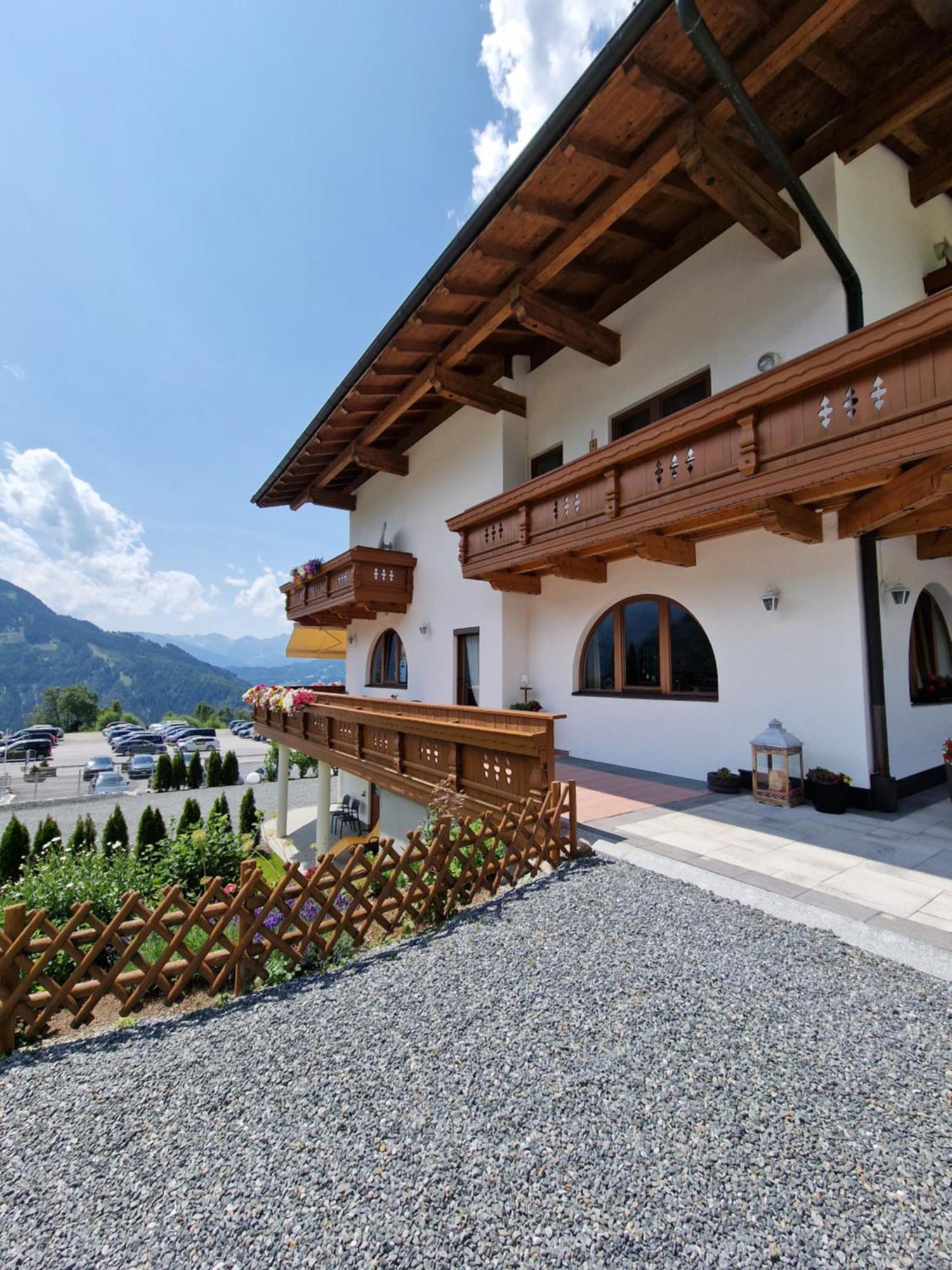 Hotel Romantica Jerzens Exterior photo