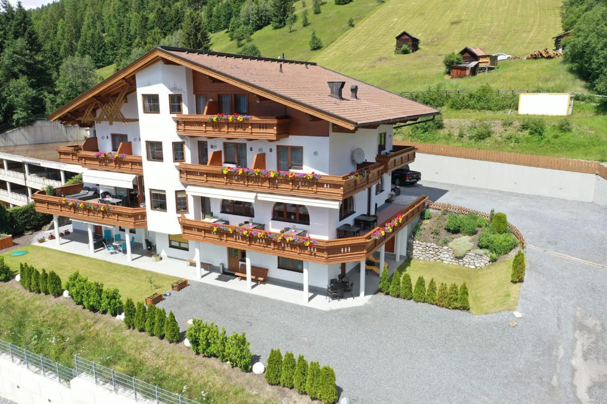 Hotel Romantica Jerzens Exterior photo